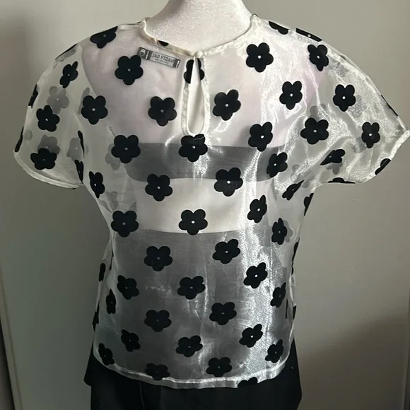 Nasty Gal Women’s Boxy Shimmering Sheer Felt Floral Appliqué Festival Summer Top - Picture 6 of 9